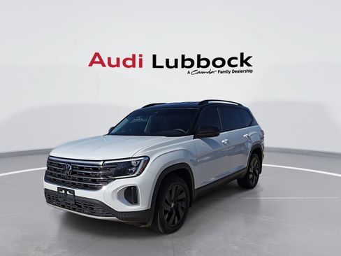 Used 2024 Volkswagen Atlas SE FWD image 3