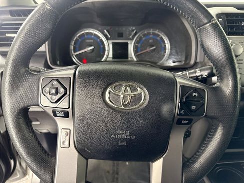 Used 2016 Toyota 4Runner SR5 Premium image 17