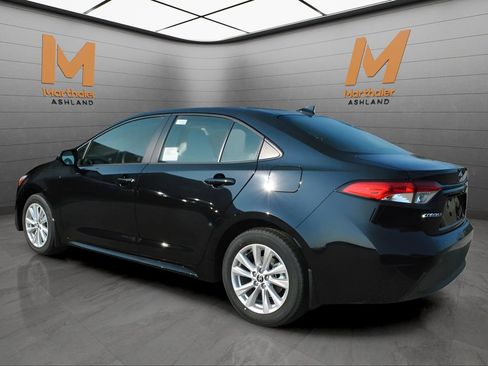 New 2026 Toyota Corolla LE FWD image 2