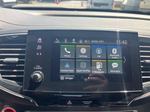 Used 2022 Honda Pilot Sport image 11