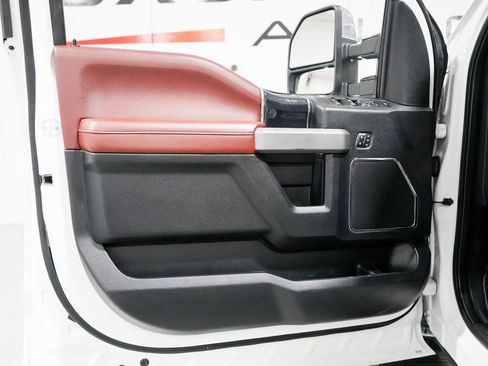 Used 2020 Ford F350 Platinum w/ Tremor Off-Road Package image 36