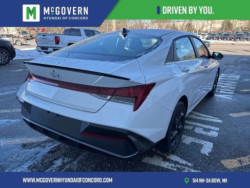 New 2026 Hyundai Elantra SEL Sport Premium FWD image 3
