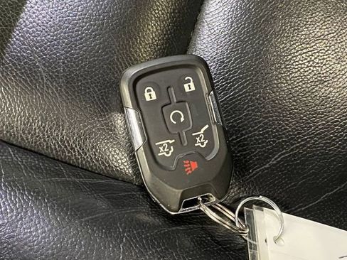 Used 2019 Chevrolet Suburban LT w/ LT Signature Package image 31