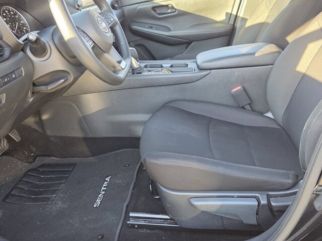 Used 2025 Nissan Sentra S FWD image 6