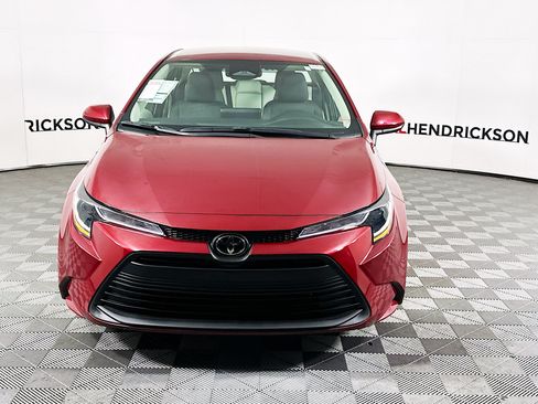 Used 2025 Toyota Corolla LE FWD image 8