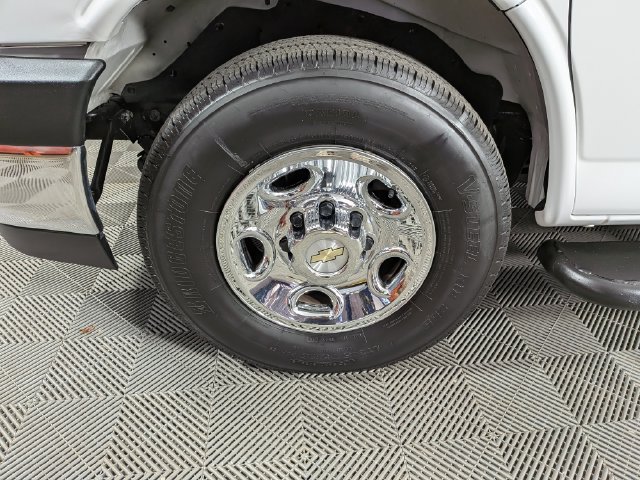 Used 2025 Chevrolet Express 2500 w/ Driver Convenience Package RWD image 29