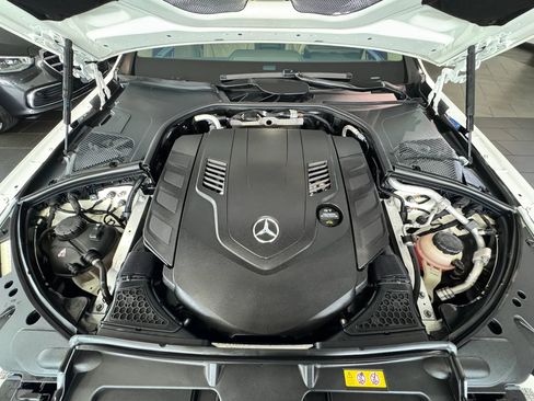 Used 2022 Mercedes-Benz S 580 4MATIC Sedan w/ AMG Line Package image 60