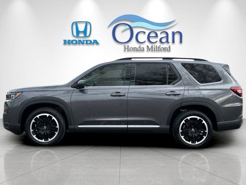 New 2026 Honda Pilot Touring image 2