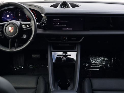 Certified 2025 Porsche Macan Electric RWD image 19