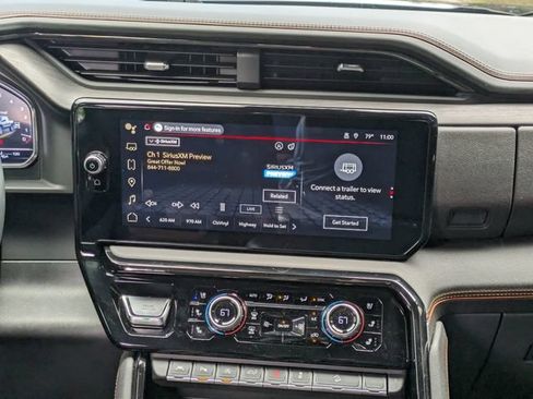 Used 2025 GMC Sierra 1500 AT4 w/ AT4 Premium Package AWD/4WD image 17