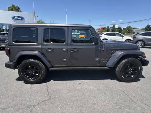 Used 2019 Jeep Wrangler Unlimited Sahara w/ Quick Order Package 24M Moab AWD/4WD image 2