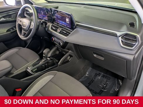 Used 2025 Chevrolet TrailBlazer LT AWD/4WD image 29