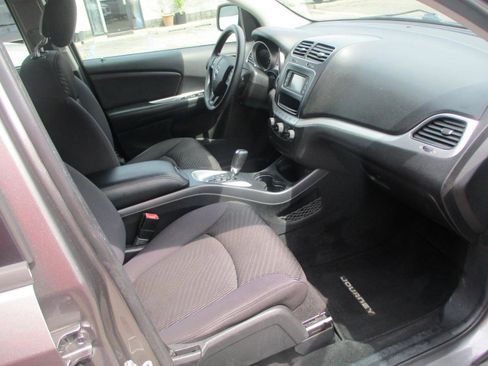 Used 2012 Dodge Journey SXT image 7