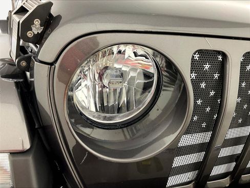 Used 2022 Jeep Gladiator Sport AWD/4WD image 31