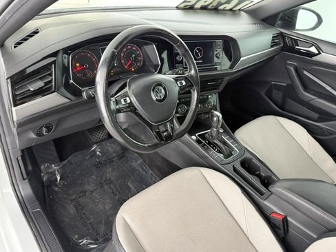 Used 2019 Volkswagen Jetta R-Line FWD image 10