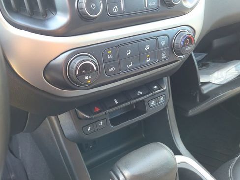 Used 2020 Chevrolet Colorado LT w/ Luxury Package AWD/4WD image 18