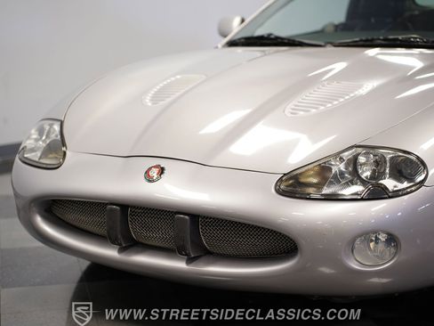 Used 2001 Jaguar XK8 Convertible image 19