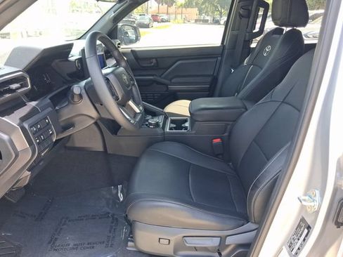 Used 2026 Toyota 4Runner SR5 AWD/4WD image 12