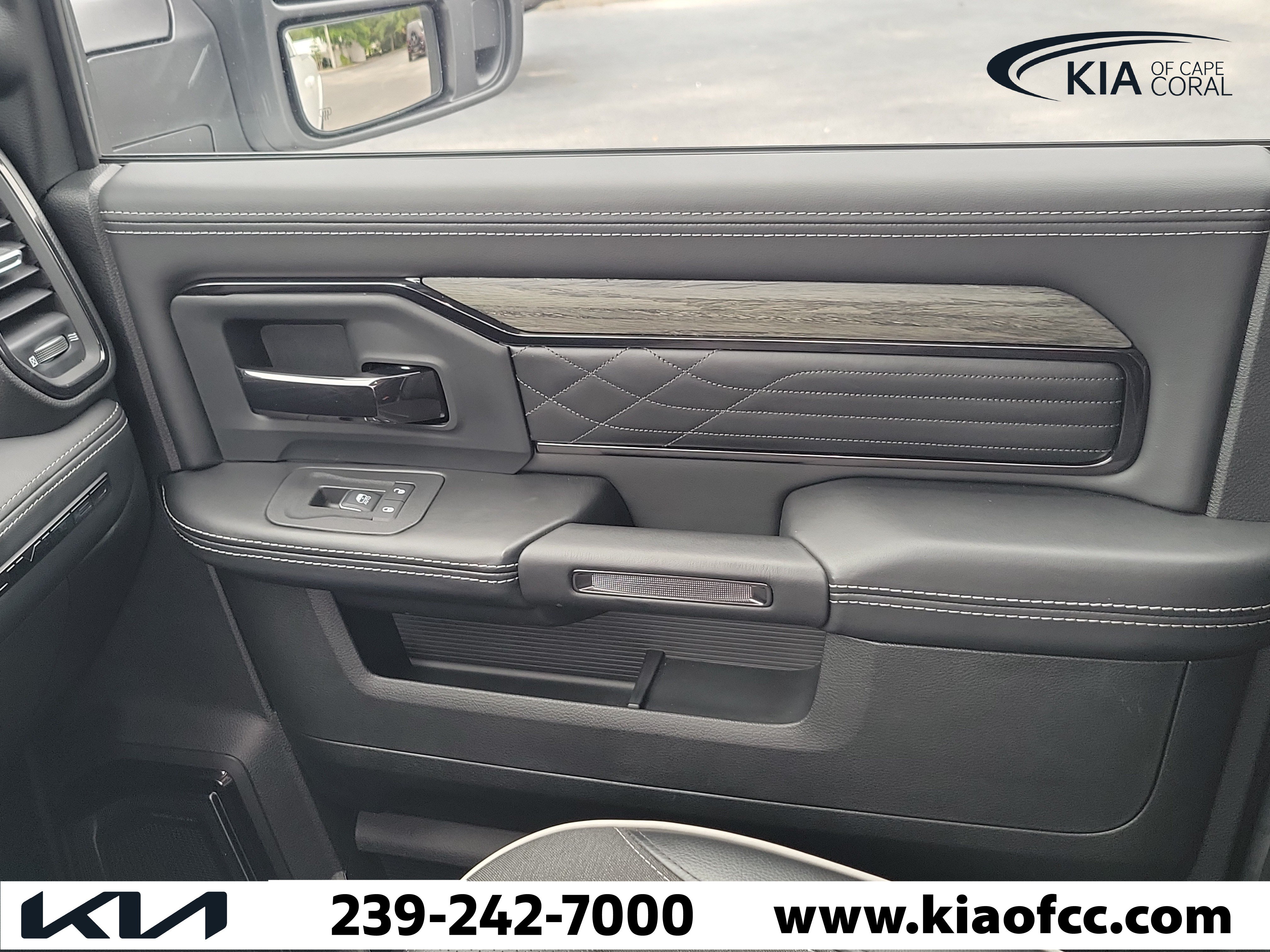 Used 2025 RAM 2500 Limited AWD/4WD image 28