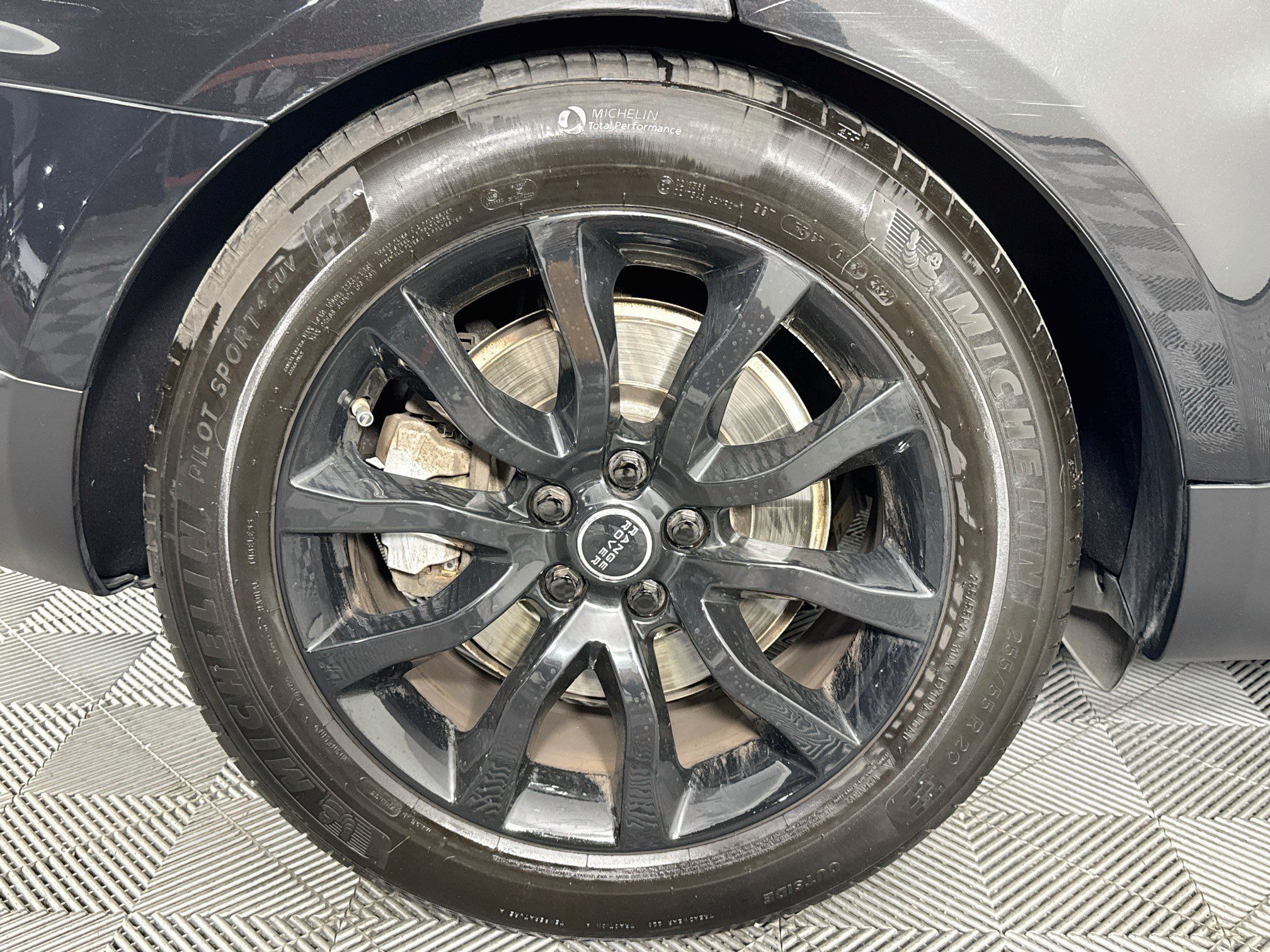 Used 2017 Land Rover Range Rover Sport HSE AWD/4WD image 31