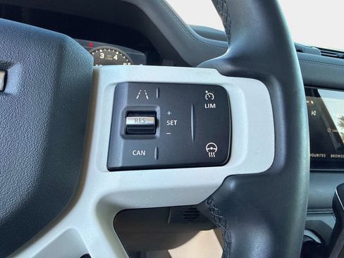 Used 2023 Land Rover Defender 110 S AWD/4WD image 31