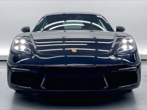 Used 2018 Porsche 718 Cayman RWD image 7
