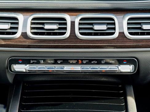 Used 2025 Mercedes-Benz GLS 450 4MATIC image 48