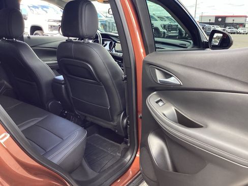Used 2020 Buick Encore GX Essence image 30