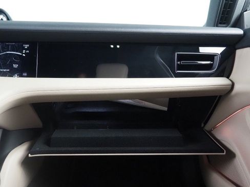 Used 2022 Porsche Taycan image 49