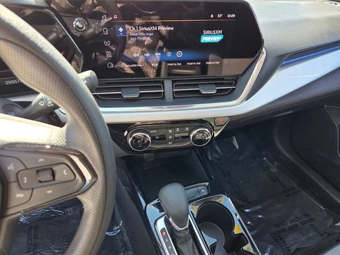 Used 2024 Chevrolet Trax LT image 13