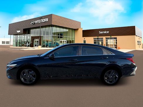 New 2026 Hyundai Elantra SEL Sport FWD image 3
