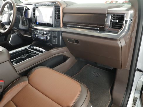 Used 2024 Ford F250 King Ranch w/ FX4 Off-Road Package AWD/4WD image 17