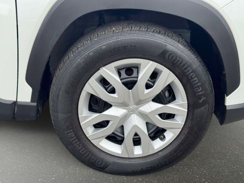 Used 2024 Toyota Corolla Cross L image 8