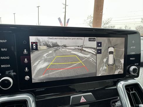 Used 2023 Kia Sorento SX Prestige w/ Panoramic Sunroof Package image 17