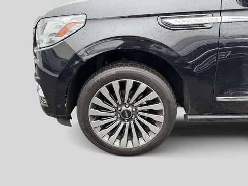 Used 2019 Lincoln Navigator L Reserve w/ Cargo Package AWD/4WD image 9