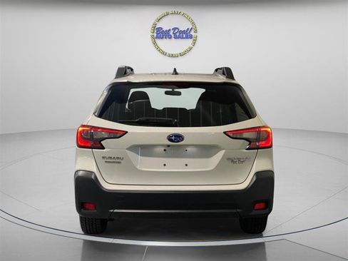 Used 2024 Subaru Outback Premium AWD/4WD image 4