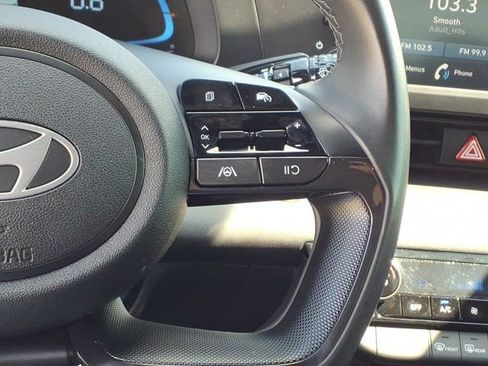 Used 2025 Hyundai Elantra Sport FWD image 18