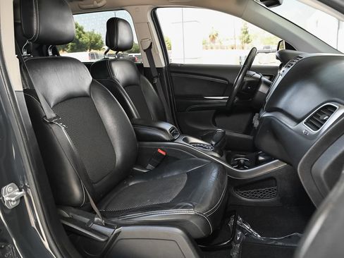 Used 2018 Dodge Journey Crossroad FWD image 39