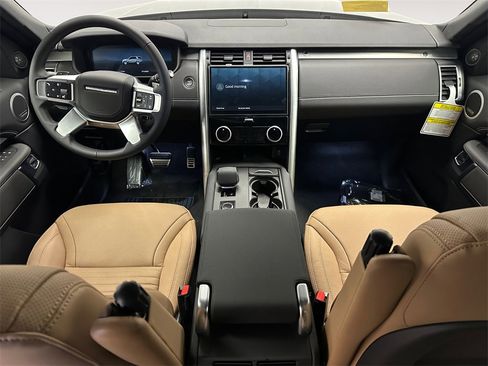 New 2026 Land Rover Discovery Limited Edition image 10
