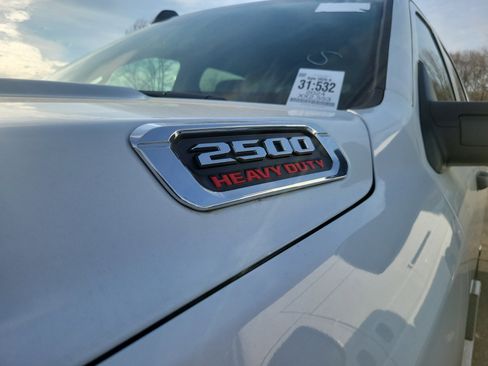 Used 2024 RAM 2500 Tradesman w/ Chrome Appearance Group image 7