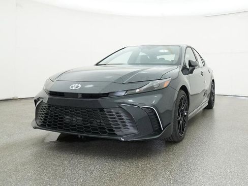 New 2026 Toyota Camry SE image 4