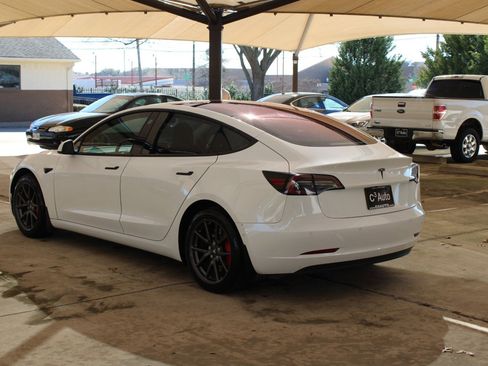 Used 2018 Tesla Model 3 Long Range image 8