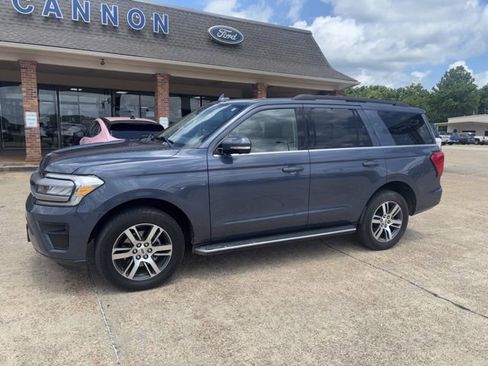 Certified 2022 Ford Expedition XLT RWD image 1