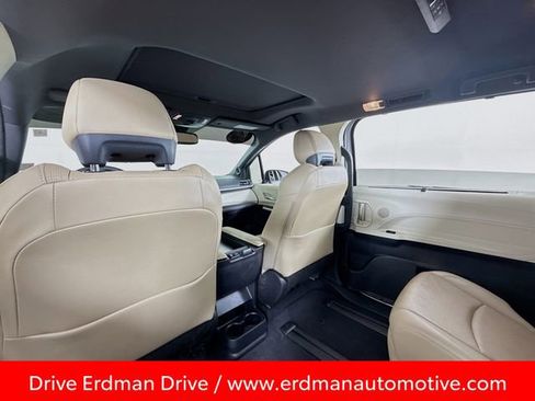 Certified 2023 Toyota Sienna Limited image 10