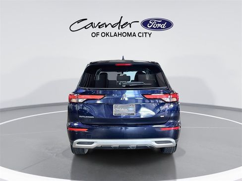 Used 2024 Mitsubishi Outlander SE image 6