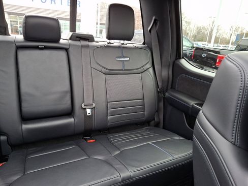 Certified 2025 Ford F450 Platinum w/ FX4 Off-Road Package image 19