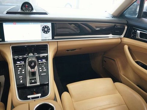 Used 2019 Porsche Panamera 4 image 13