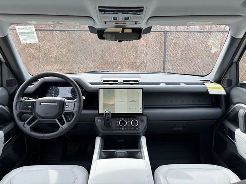 New 2026 Land Rover Defender 110 X-Dynamic SE AWD/4WD image 18