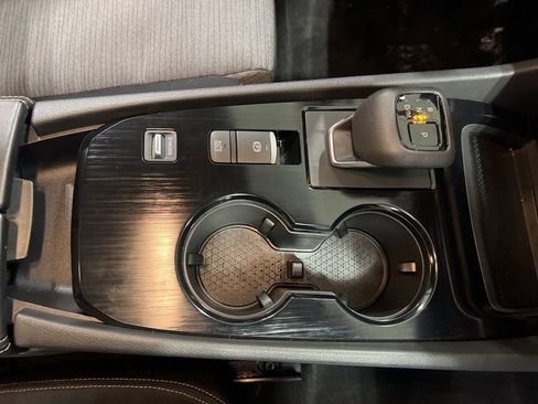 Certified 2023 Nissan Rogue SV image 23