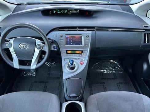 Used 2014 Toyota Prius Two image 15